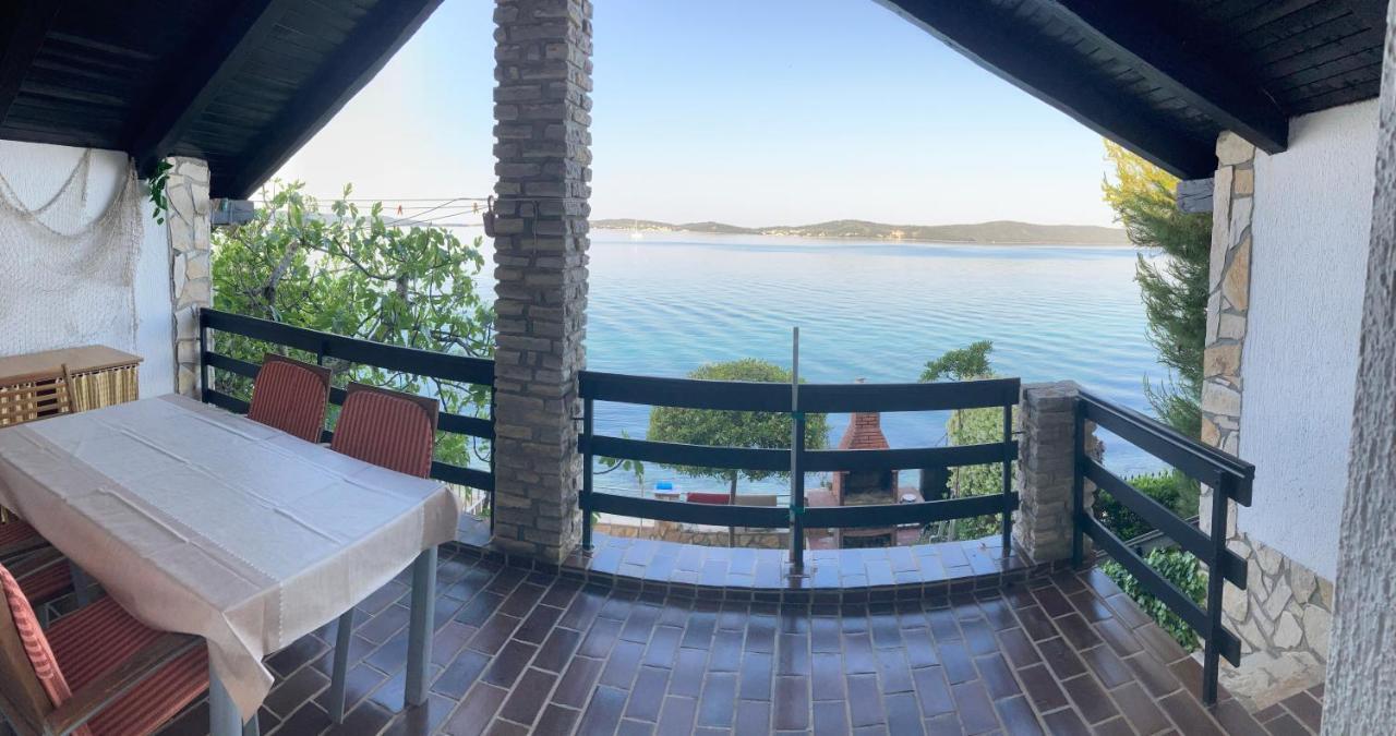 Вилла House First Row By The Sea Бибинье Экстерьер фото